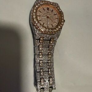 Hip Hop Diamond-Studded Watch.